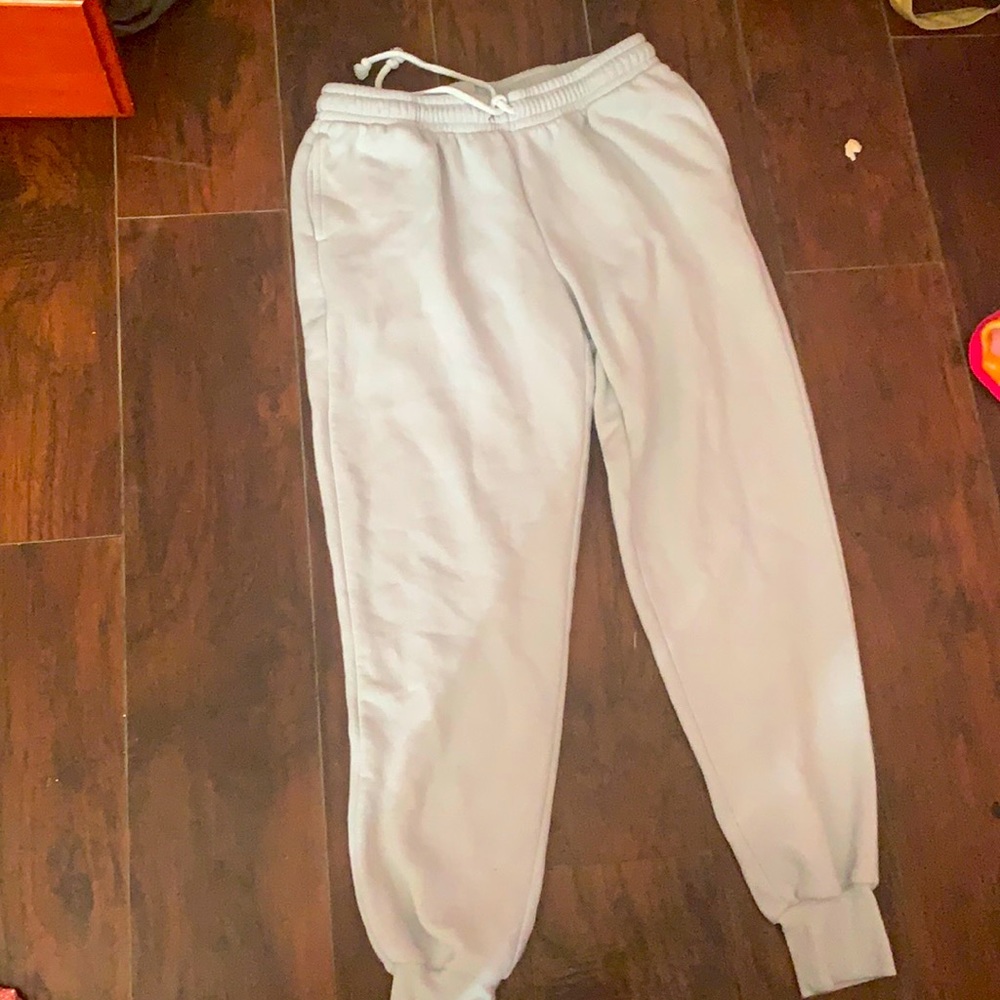 i’m selling grey white colored sweat pants an are so cute on people